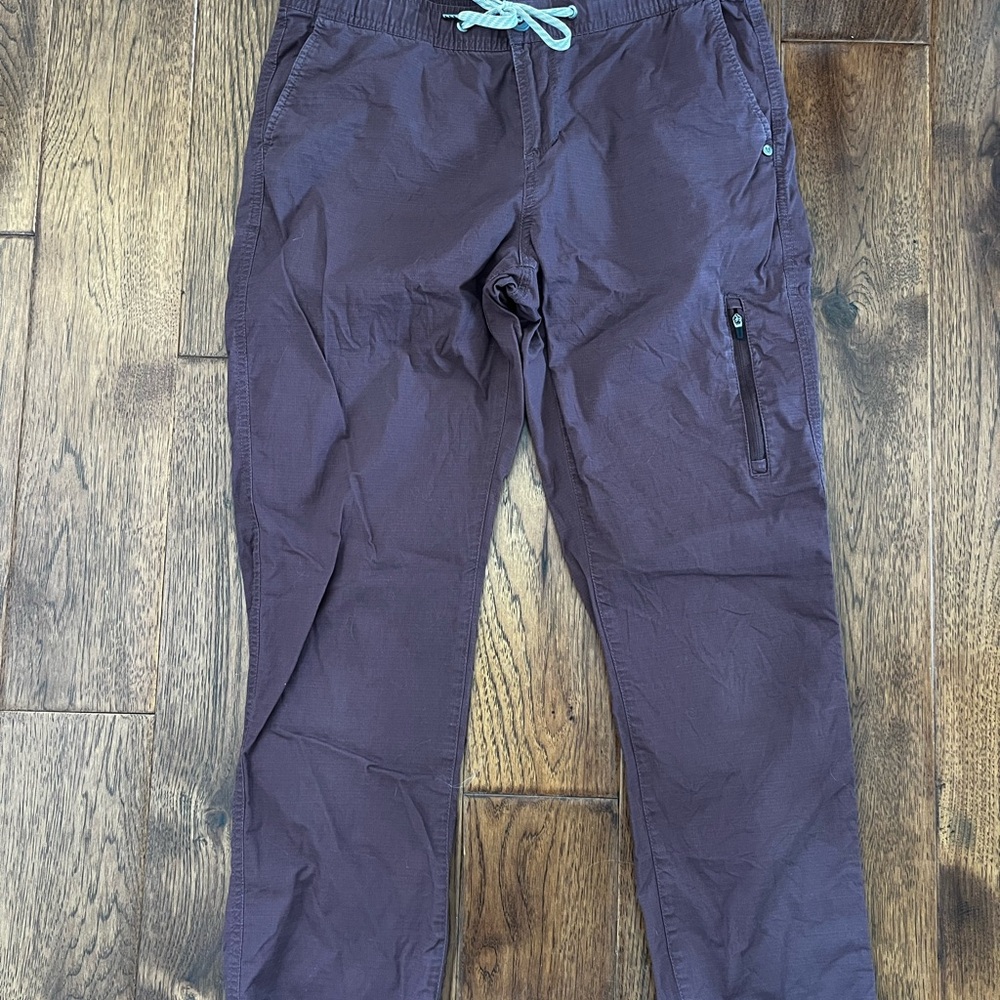Vuori Women’s Ripstop Pant in Chestnut, Size Medium